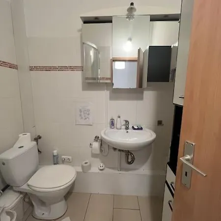 Apartament Private Souterrain In The Of Berlin